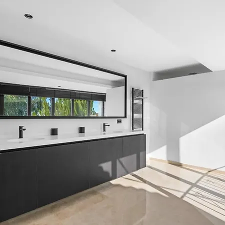 Huswell - Relax In Luxury At Stunning Seaside Calp