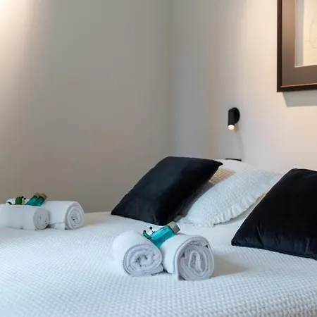 Huswell - Relax In Luxury At Stunning Seaside Villa Calp
